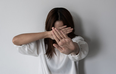 «Перестань быть жертвой». Аудиопрограмма (электронная версия) — mindmachine.ru