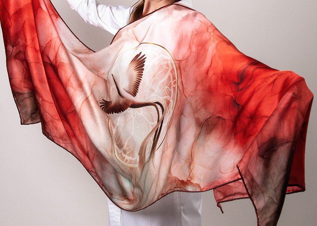 Silk scarf "Spray on pomegranate pearl land" фото 1 — mindmachine.ru