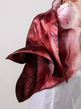 Шёлковый платок «Летящая Дева» — mindmachine.ru